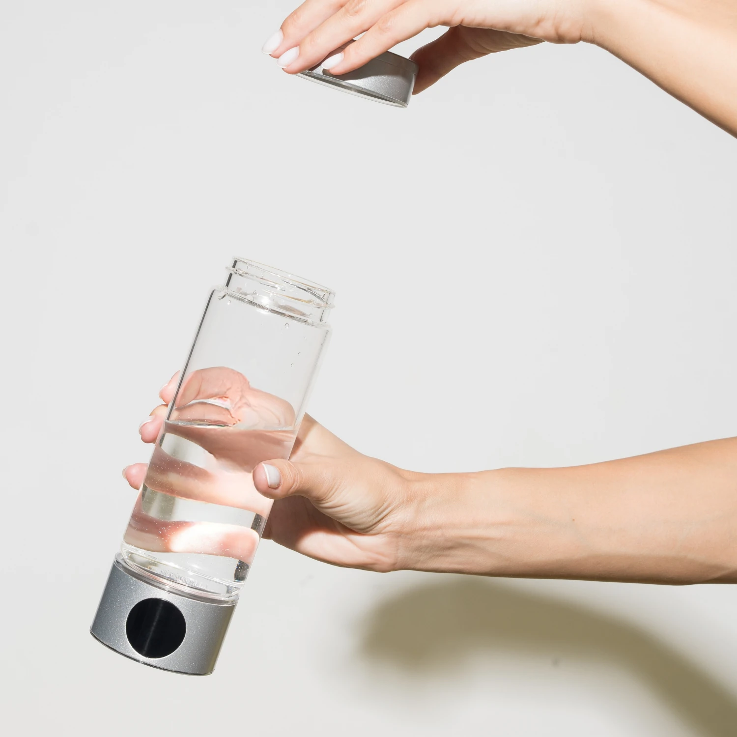 Hydrogen Water Bottle Go held in hand
