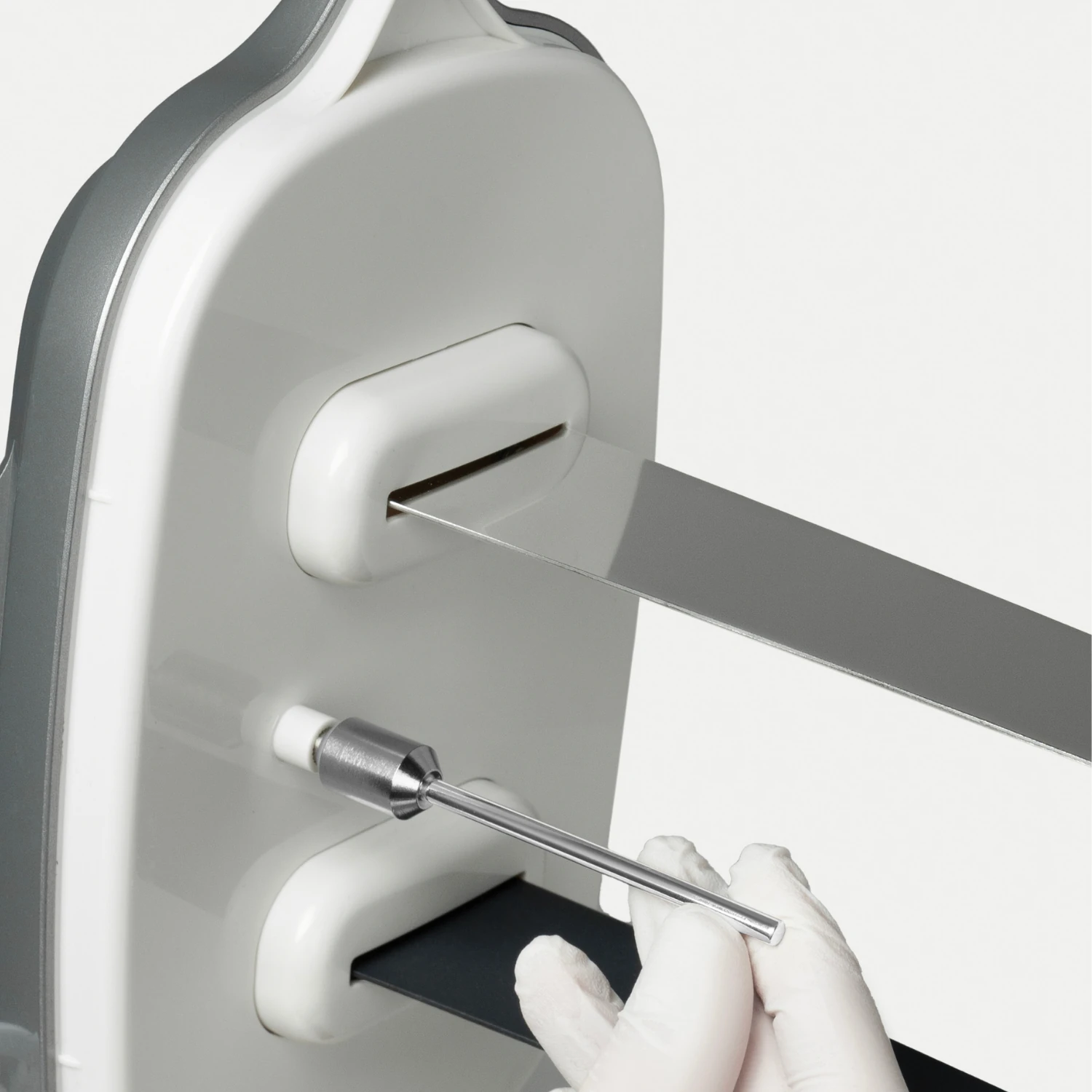 Installing the removable cathode, anode and silver electrodes